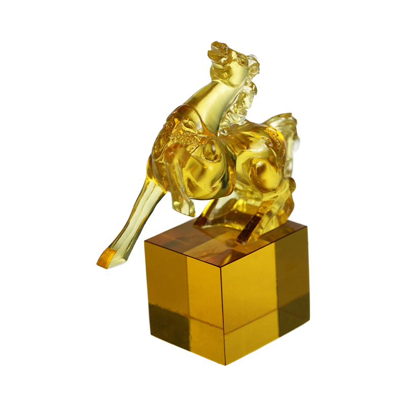 Ornament de sigiliu din sticlă de cristal Golden Horse