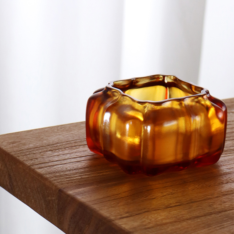 Oală cu apă în formă de dovleac din sticlă cristal violet