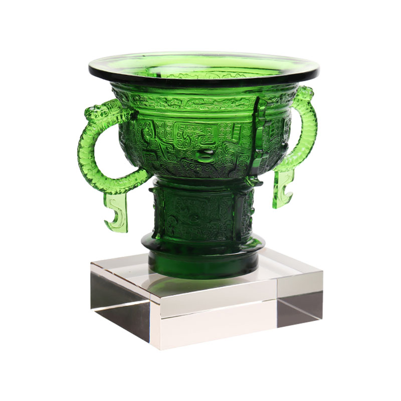 Trepied chinezesc cu mâner cu urechi de dragon și model cu spini