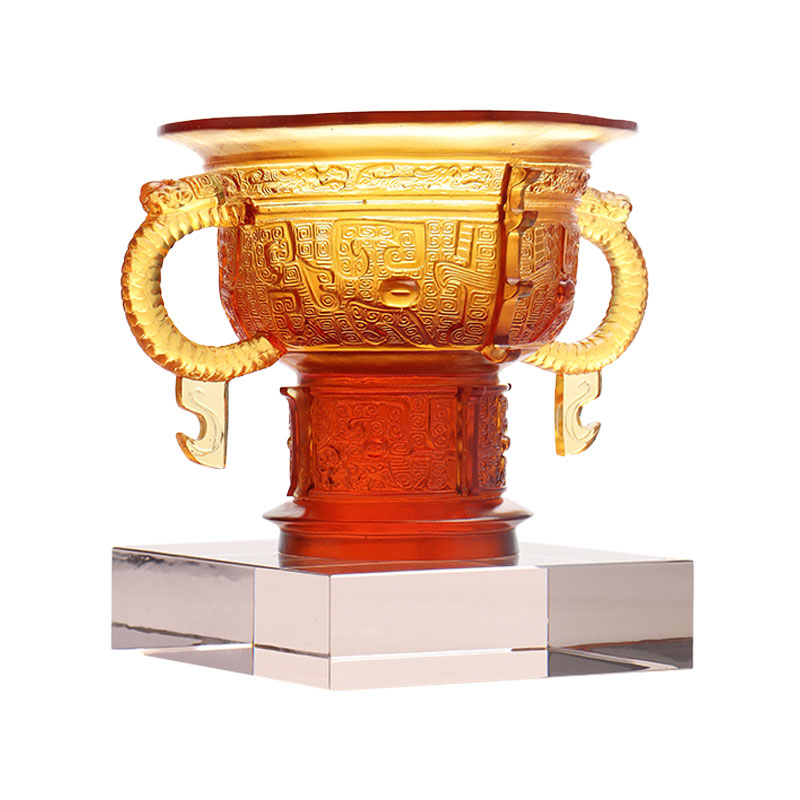 Trepied chinezesc cu mâner cu urechi de dragon și model cu spini