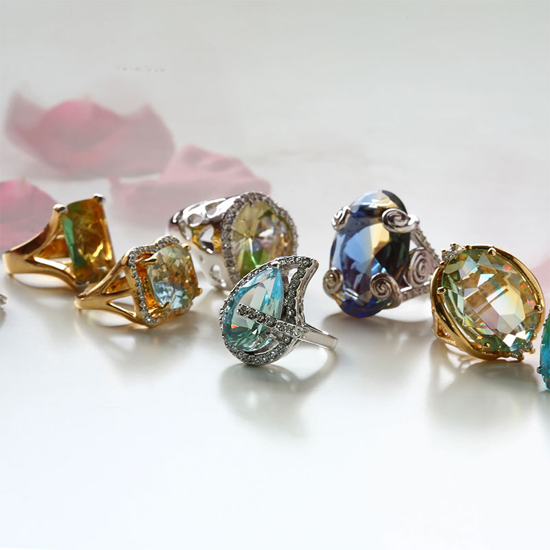 Inel cu sticla taiata in forma de lacrima