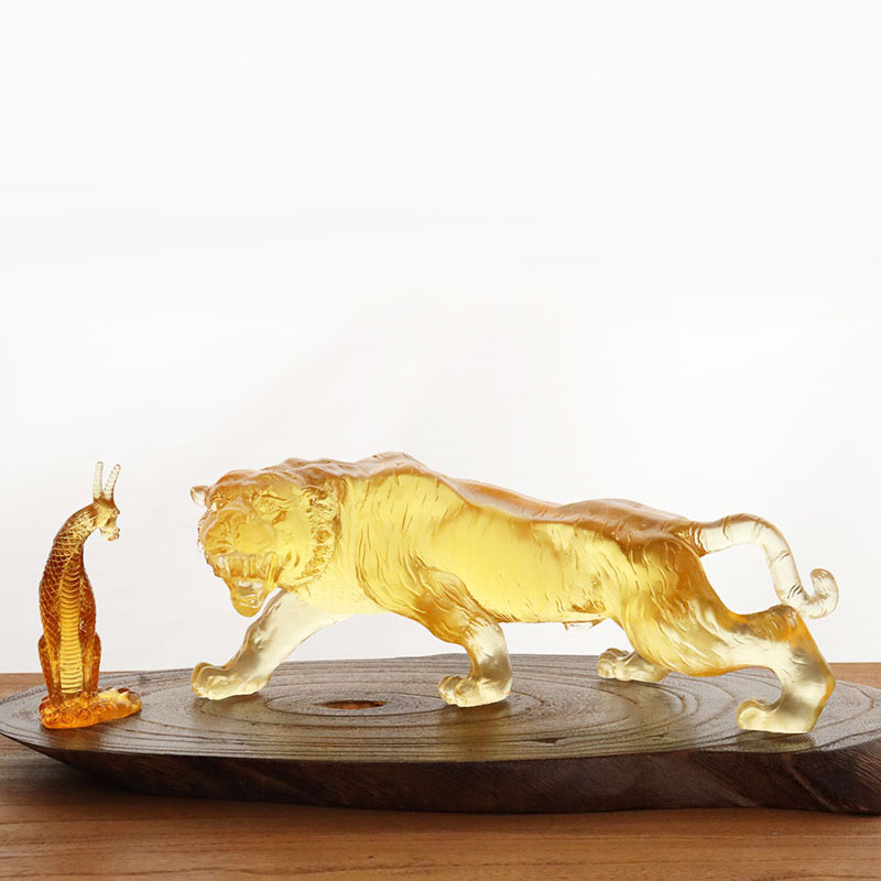 Ornamente de tigru glazurat de culoare aurie