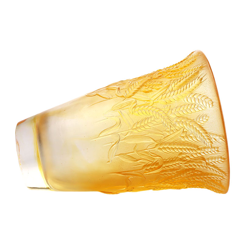 Vasă din sticlă chihlimbar în relief cu spice de grâu