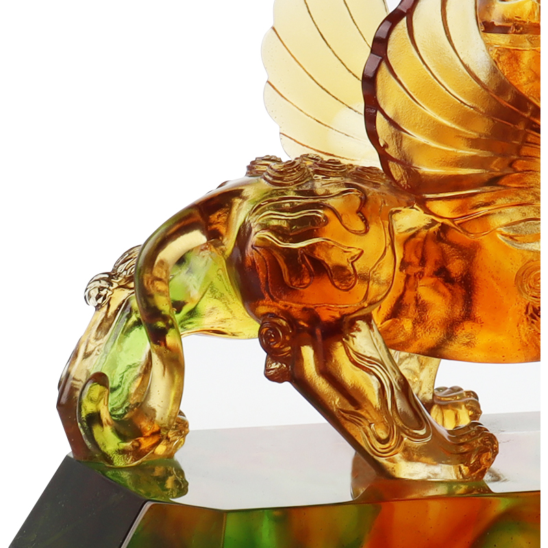 Ornamente de fiare glazurate de culoare cristalină