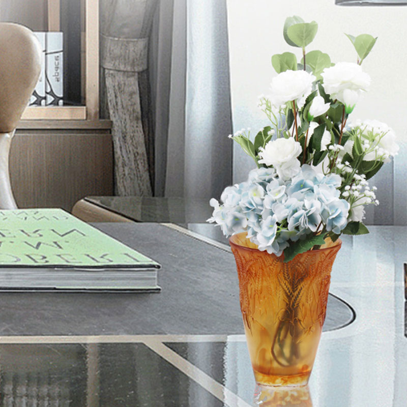 Vasă din sticlă chihlimbar în relief cu spice de grâu