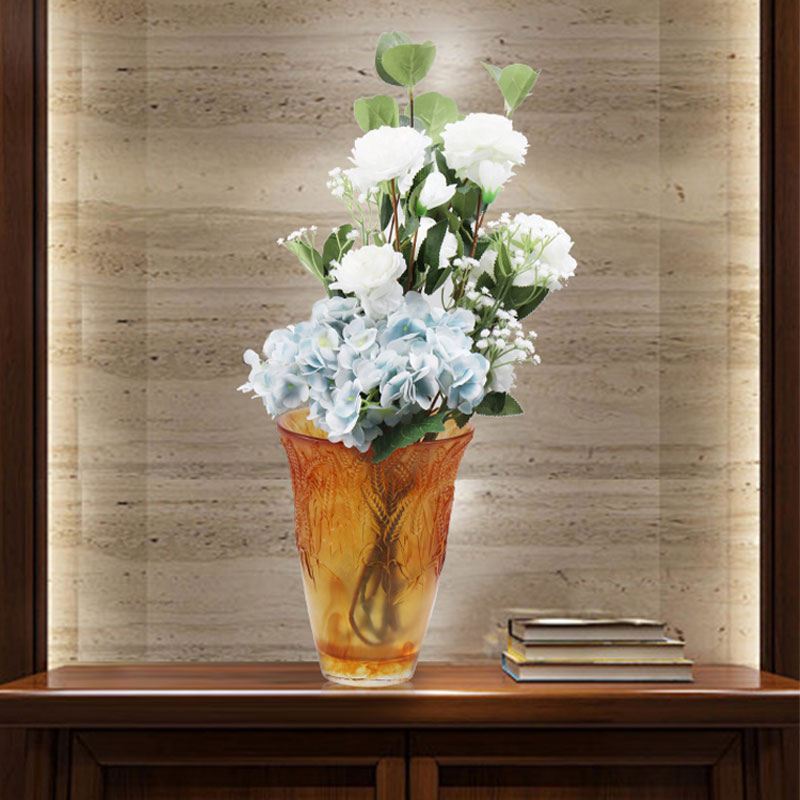 Vasă din sticlă chihlimbar în relief cu spice de grâu