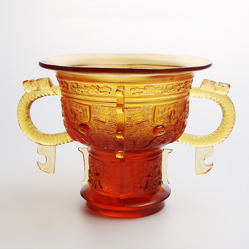 Trepied chinezesc cu mâner cu urechi de dragon și model cu spini