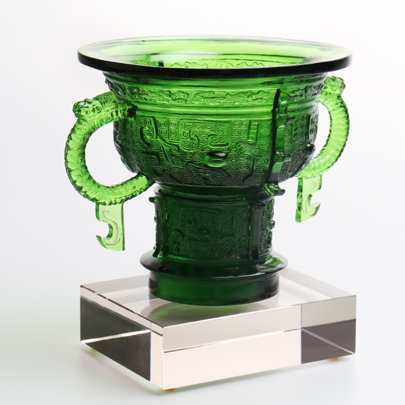 Trepied chinezesc cu mâner cu urechi de dragon și model cu spini