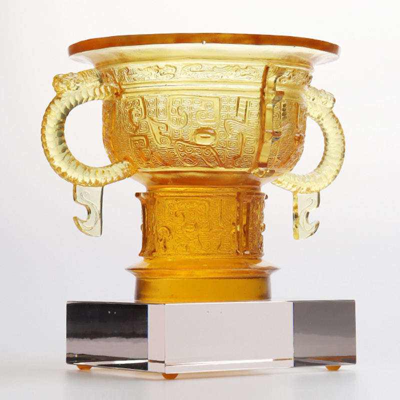 Trepied chinezesc cu mâner cu urechi de dragon și model cu spini